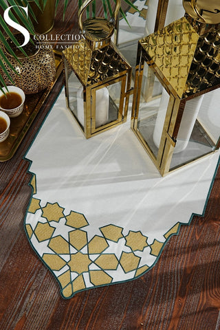 رانر طاولة مطرز - تصميم قبة رمضان - تطريز ذهبى واخضر -  قماش مقاوم للماء