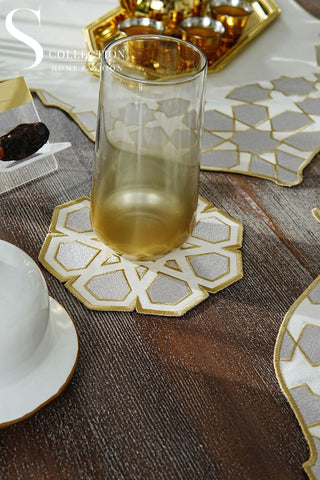طقم مفارش سفرة كامل قبة رمضان مطرّز بالفضي والذهبي – 26 قطعة لـ 6 أشخاص