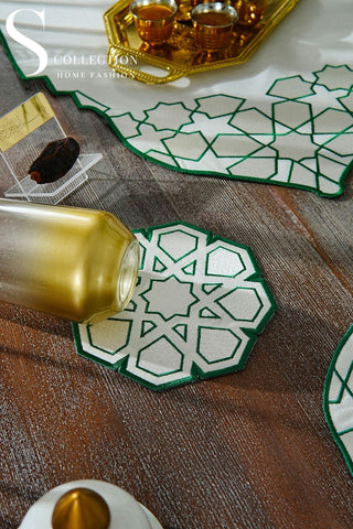 طقم مفارش سفرة كامل قبة رمضان مطرّز بالأخضر والأوف وايت – 26 قطعة لـ 6 أشخاص