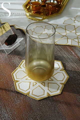 طقم مفارش سفرة كامل قبة رمضان مطرّز بالذهبي والأوف وايت – 26 قطعة لـ 6 أشخاص