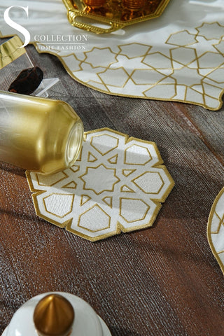 طقم مفارش سفرة كامل قبة رمضان مطرّز بالذهبي والأوف وايت – 26 قطعة لـ 6 أشخاص